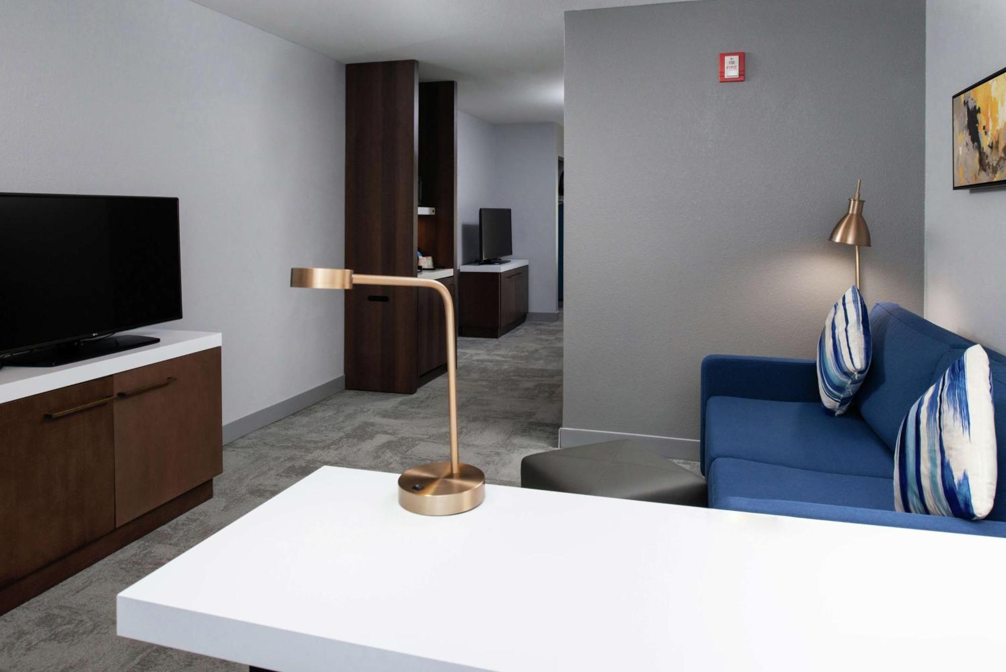 Hotel Hilton Garden Airport 3*