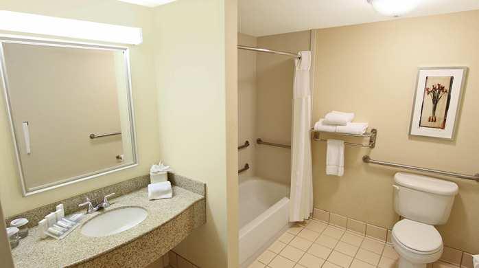 Hotel Hilton Garden Airport 3*